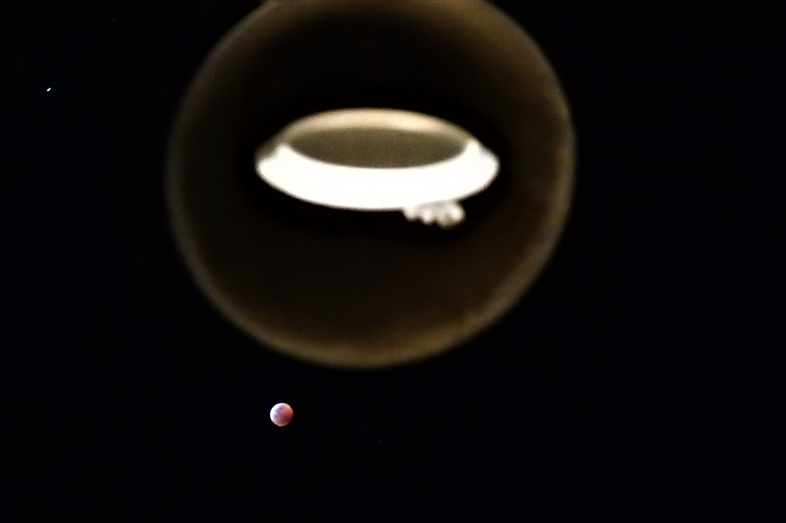 20-01-2019: Unusual UFO Capture During Blood Red Moon, San Antonio, Texas, U.S.