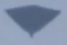 24-03-2011: Black Flying Triangle Videoed During Daytime Shirley, Southampton, UK